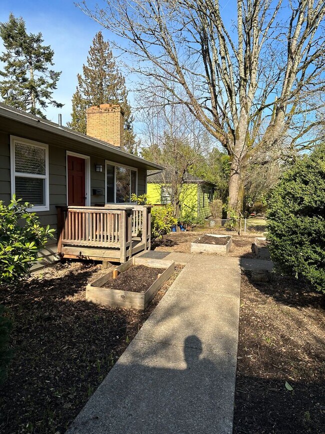 3 bedroom, 2 bath entire home with new app... House Rental in Portland, OR