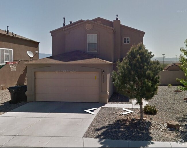 Building Photo - 3BR/2.5 Bath Home with Refrigerated Air CO...