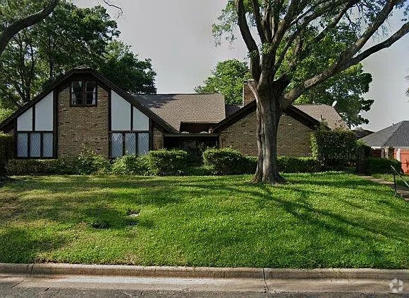 Building Photo - 409 Top Hill Dr Rental