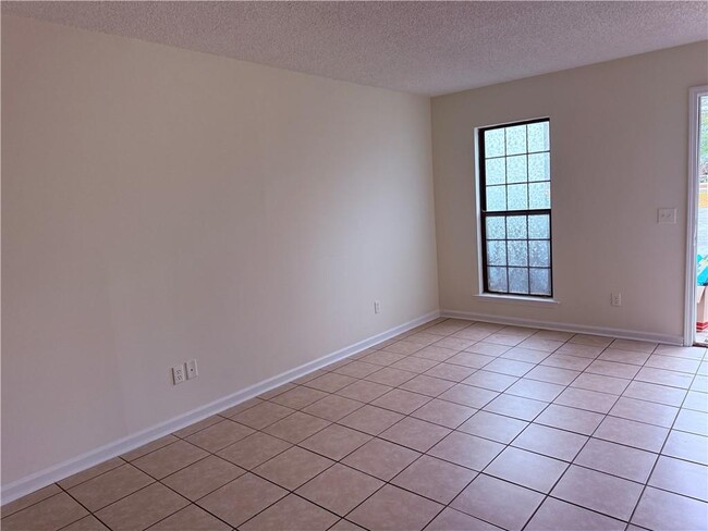 Photo - 890 E Cherry St Unidad 103