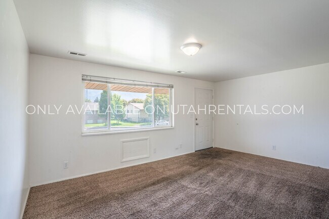 Photo - 1050 S Virginia Cir