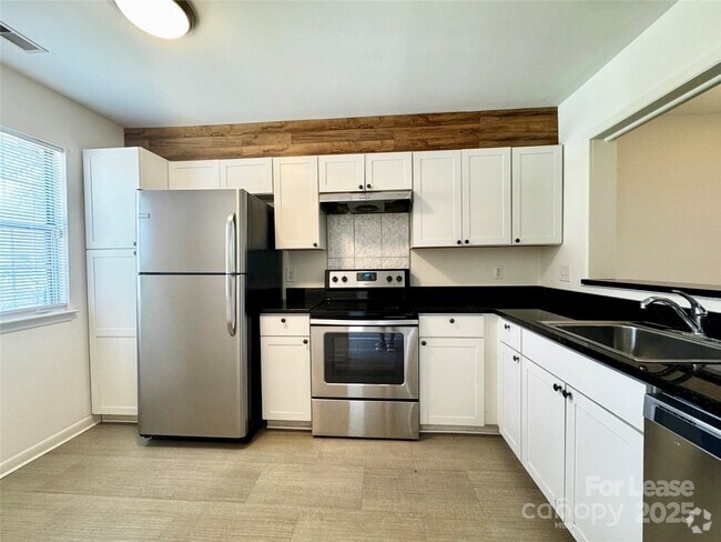 Building Photo - 6102 Heath Ridge Ct Rental