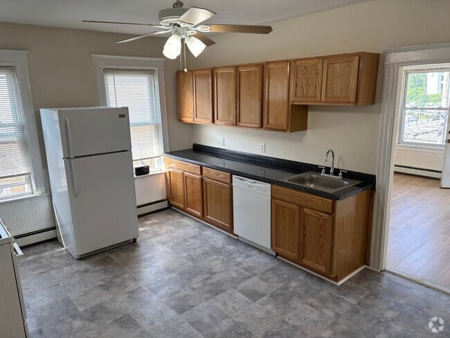 Building Photo - 661 Front St Unit 3F Rental