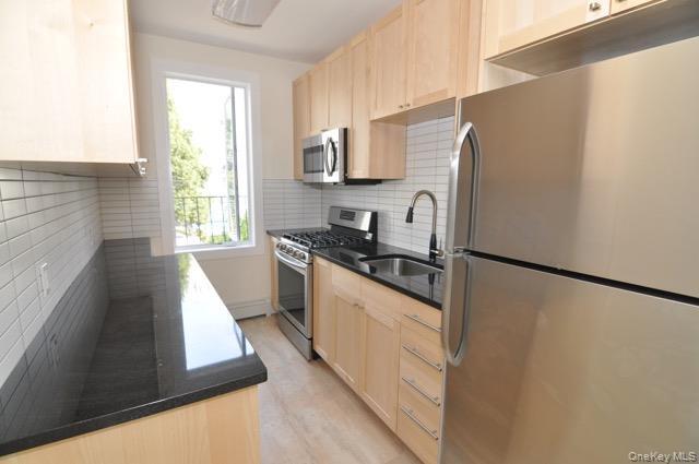 Photo - 48-29 40th St Unidad 2nd Floor