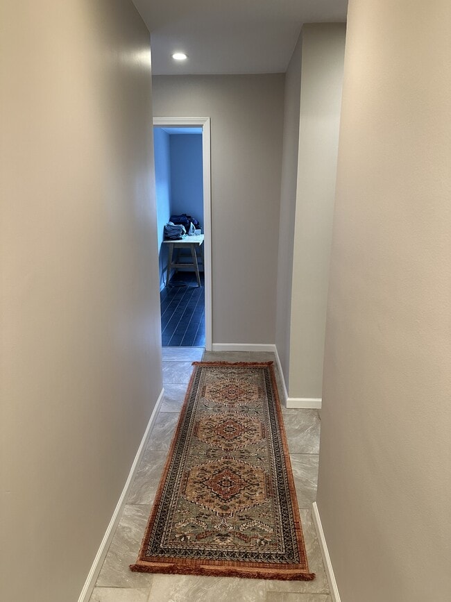 Photo - 1912 Dupont Ave S