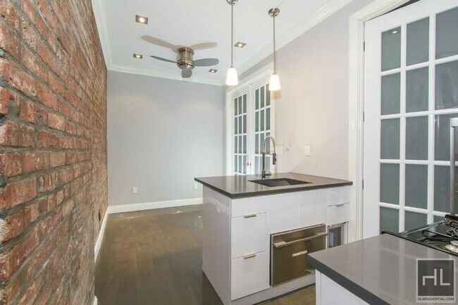 Photo - East 106th Street Unidad 15