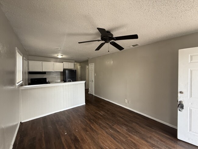 Photo - 323 E French Pl