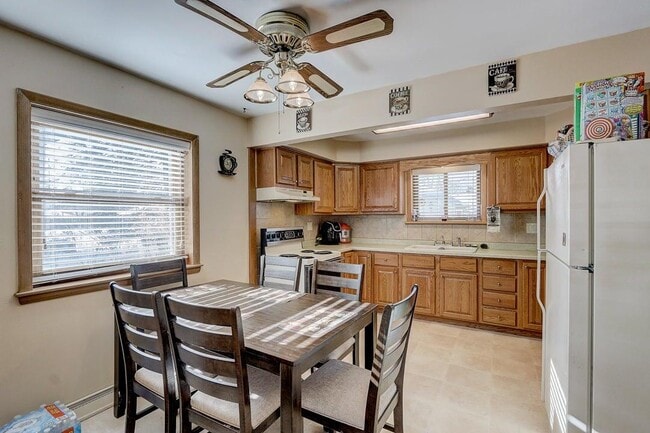 Photo - 1531 N 116th St