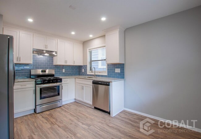 Photo - 886 St Charles Ave NE Unidad 1