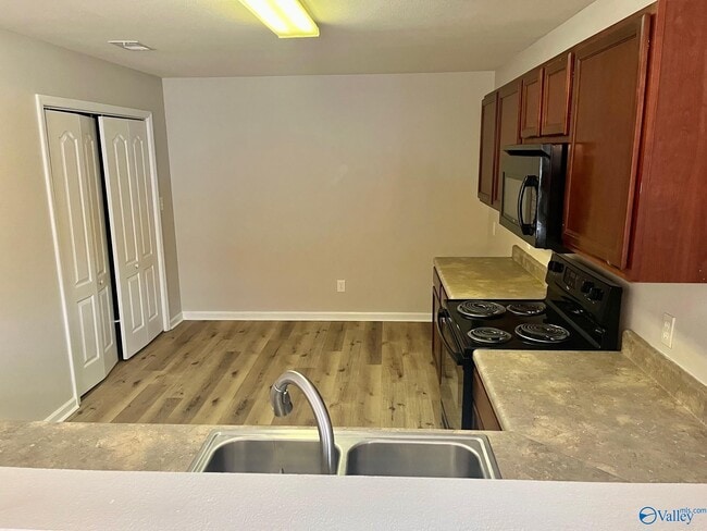 Photo - 193 Cloverbrook Dr