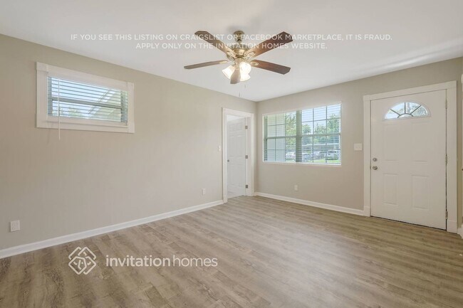 Photo - 7917 Chateau Dr S