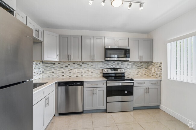2BR, 2.5BA - 1,250SF (416)
