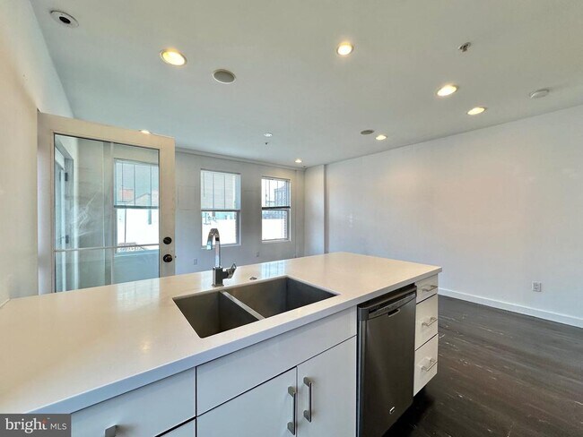 Photo - 263 N 3rd St