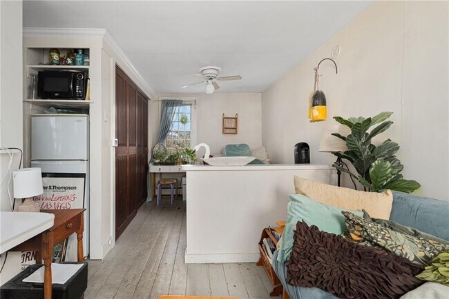 73 Thames St Unit B