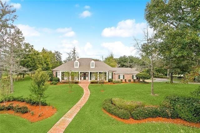 Photo - 114 Maple Ridge Way