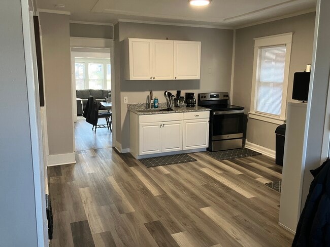 Photo - 2463 N 45th St Unit UPPER