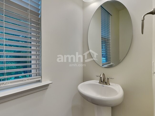 Photo - 156 Blackstone Dr