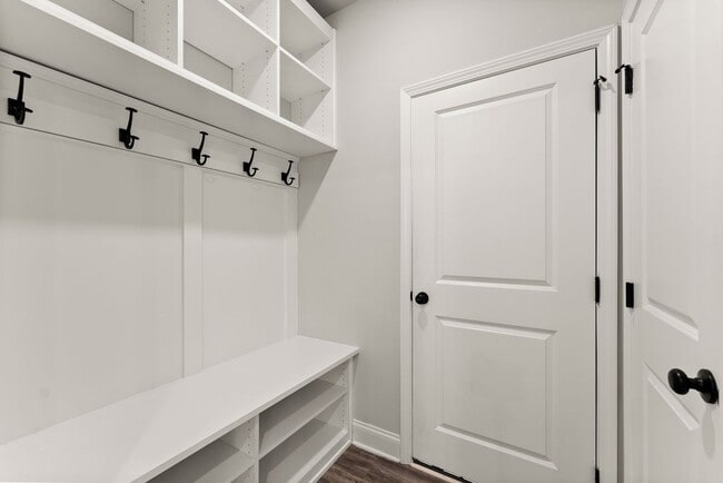 Photo - 4656 Silver Oak Dr SW
