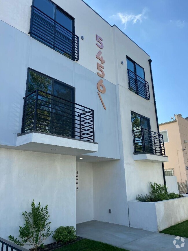 Building Photo - 5456 Barton Ave Unit 5456 Rental