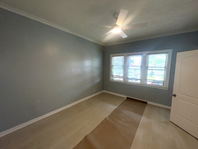 Photo - 9147 S Woodlawn Ave