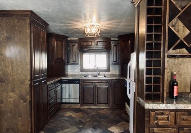 Photo - 1522 E 9th St