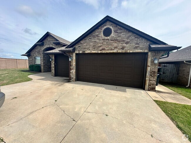 Building Photo - 3 bed 2 bath NE Moore Rental