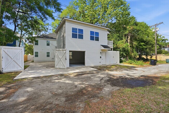 Photo - 912 E Henry St