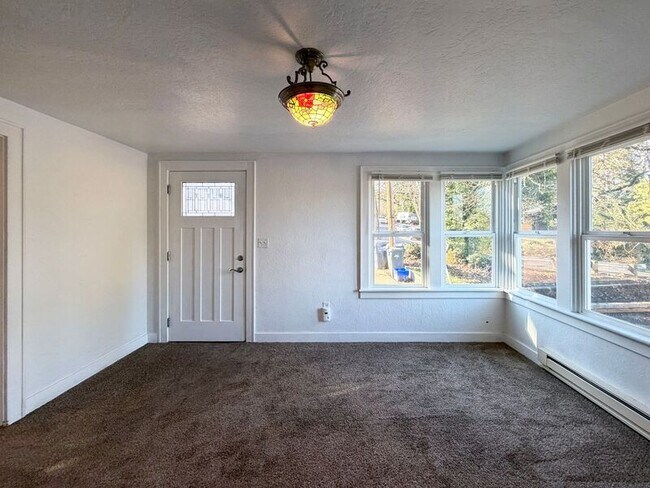 Photo - 3511 Willamette St Unit Front