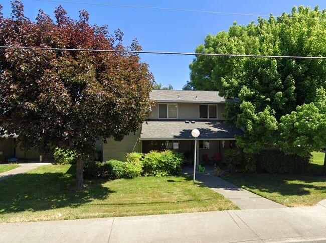 Building Photo - 1100 Fruitdale Dr