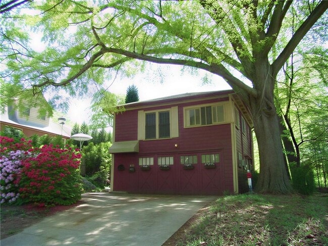 Building Photo - 1197 Stillwood Dr NE Unit DN