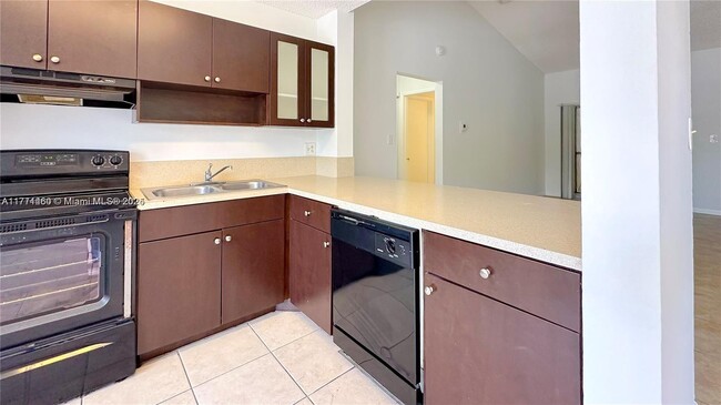 Building Photo - 2218 SW 81st Ave Rental