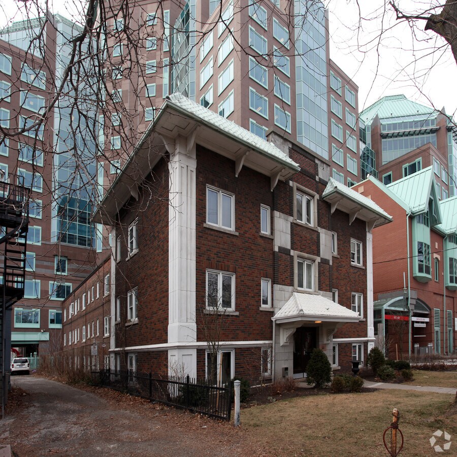 Photo - 44 Huntley St