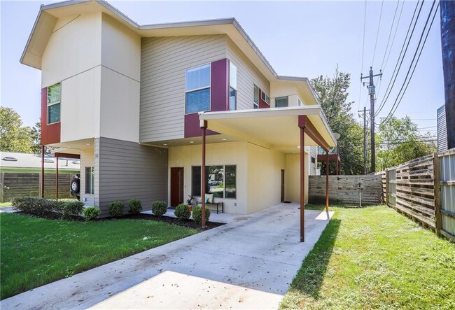 Building Photo - 701 Zennia St Rental
