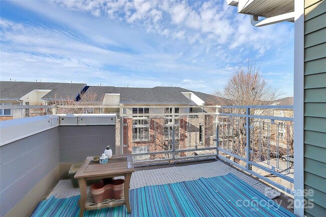 Modern Condo for Rent – Walk to NoDa & Lig... - Modern Condo for Rent – Walk to NoDa & Lig...