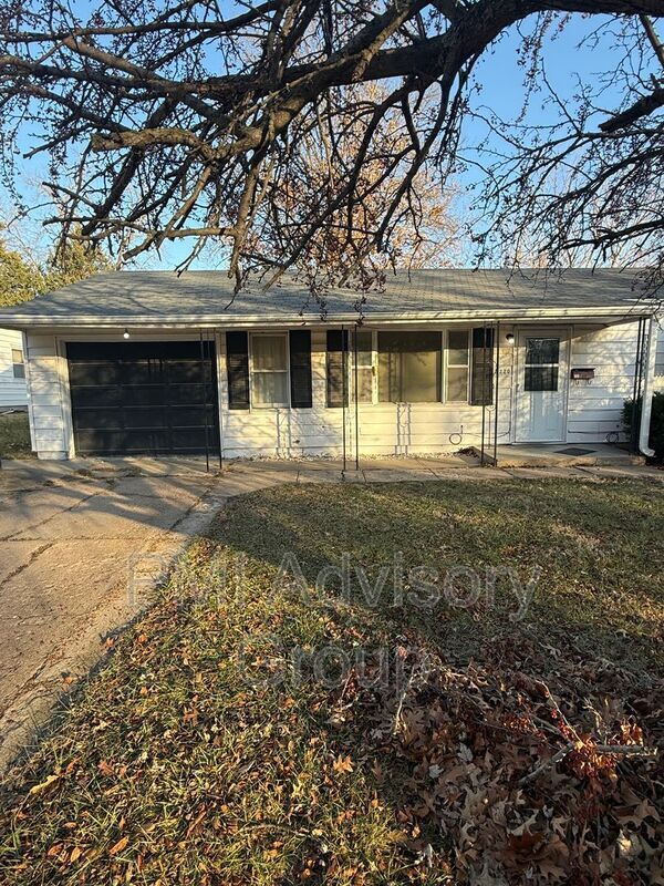 Building Photo - 2220 SW Morningside Rd