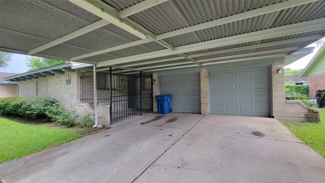 Photo - 12407 Russ Dr