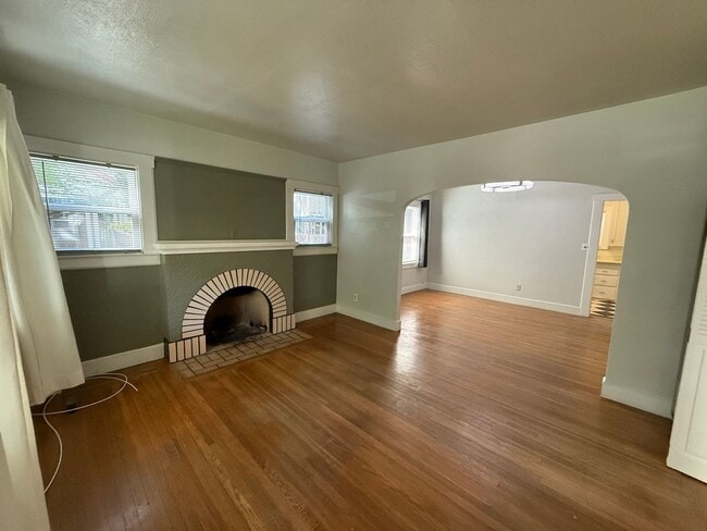 Photo - Cozy 2 bed 1 bath available now!