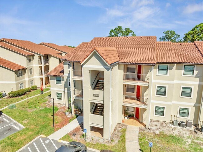 Building Photo - 3034 Parkway Blvd Unit 102 Rental