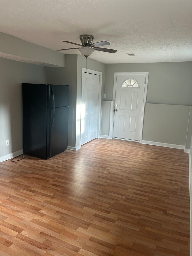 Photo - 4220 Daniel Dr Unit Complex