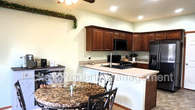 Photo - 3886 Malott Pl SE