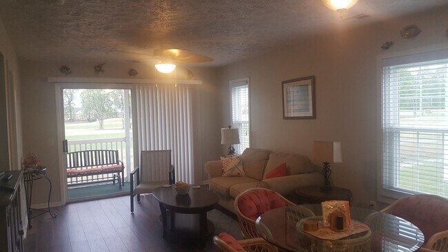 Photo - Nicely furnished 2 bedroom condo in River Oaks