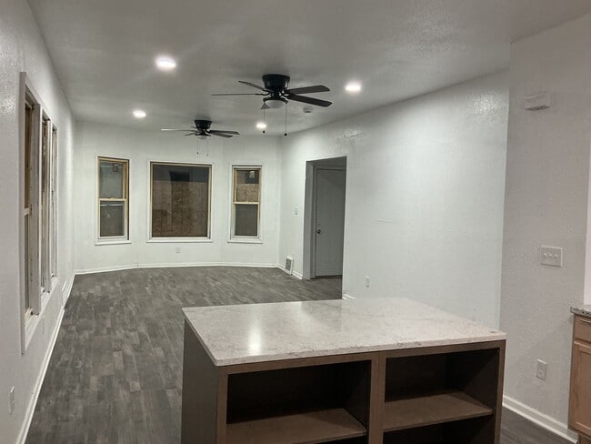 Building Photo - 2944-46 N 28th St Unit lower