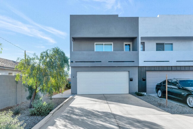 Building Photo - 2509 E Broadway Rd