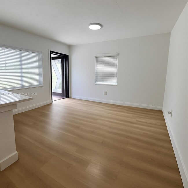 Photo - 785 NW 96th St Unidad 785