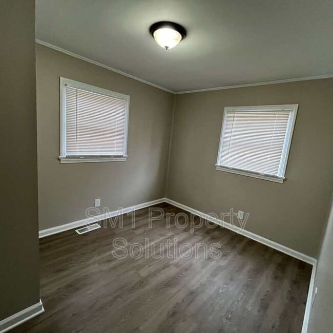 Photo - 702 Ross Ave