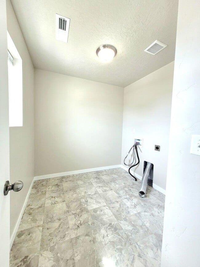 Photo - Beautiful 4 bedroom Nampa home