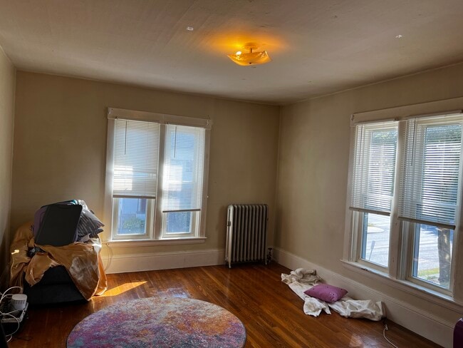 Building Photo - 137 Merriam Ave Unit 2 Rental