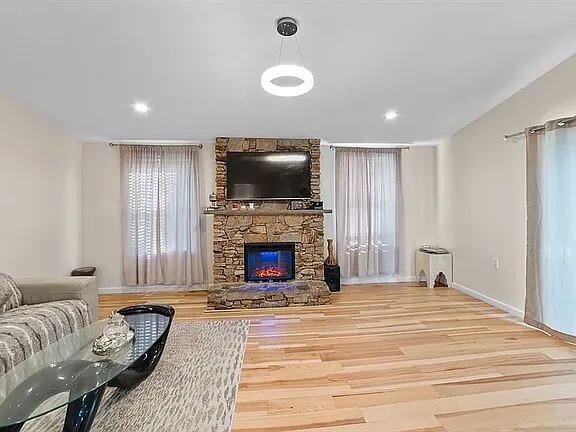 Photo - 15 Ancona Rd