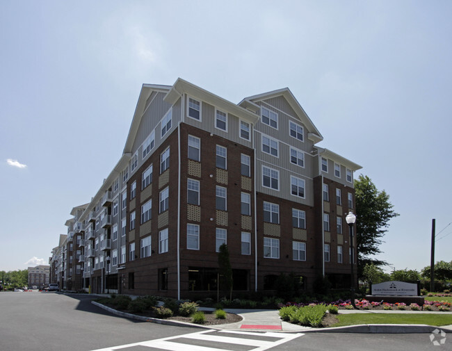 Reveal Hackensack - Reveal Hackensack Apartments