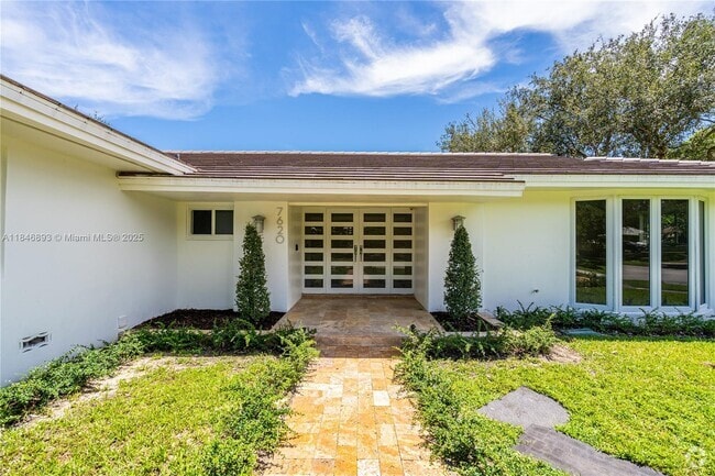 Building Photo - 7620 SW 164th St Rental